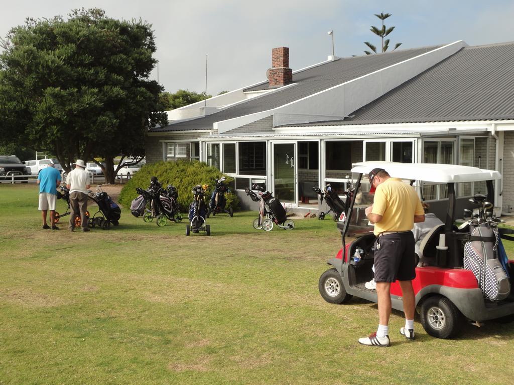 White Shark Guest House Gansbaai Exterior photo