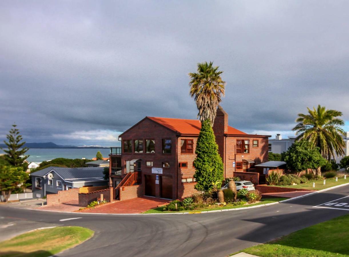 White Shark Guest House Gansbaai Exterior photo